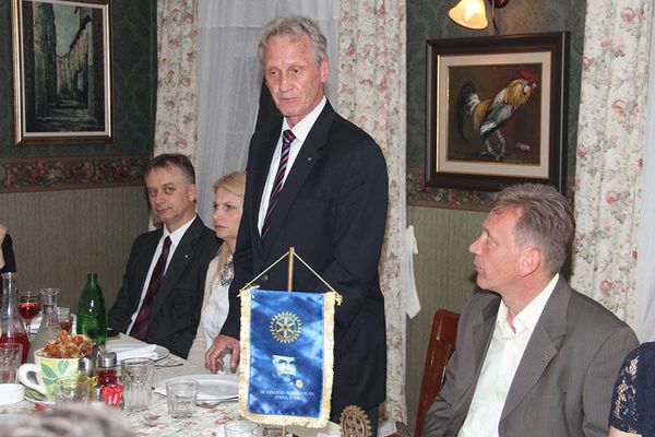 Čestitke novom i nekoliko reči zahvalnosti starom predsednikou od ex-guvernera distrikta Nikole Obradovića